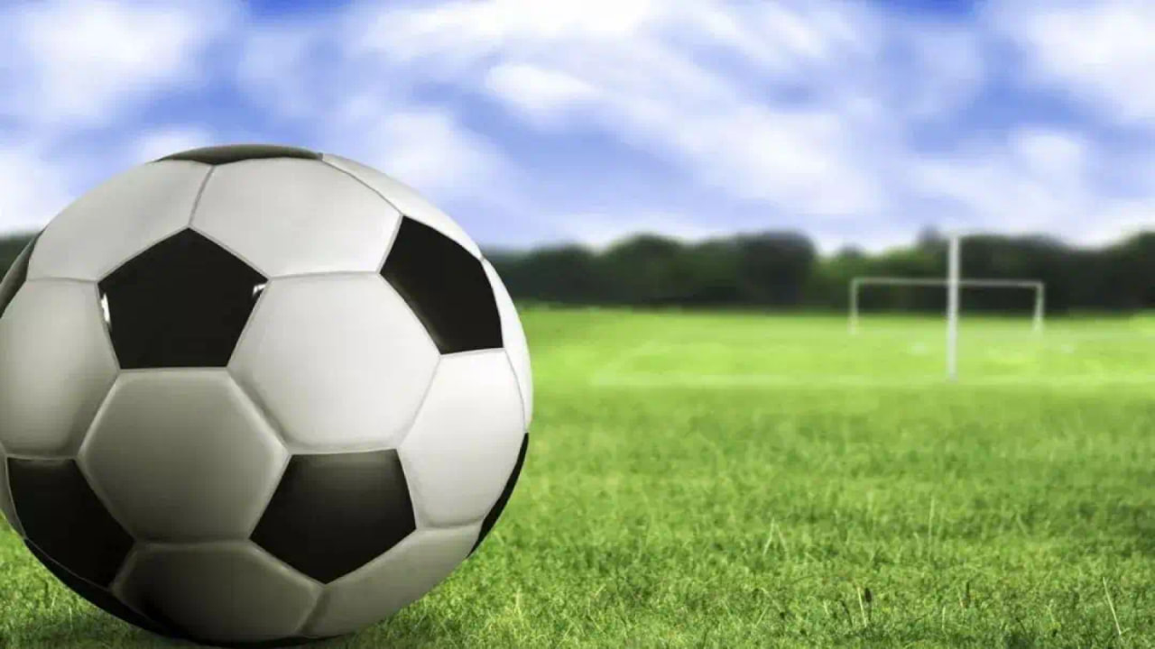 足球教练使用分析app研究对手战术